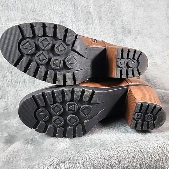 Eva & Zoe Palmer  women's lace-up Combat Boots .Size 9.  Chunky 3 inch heel. - Picture 6 of 10